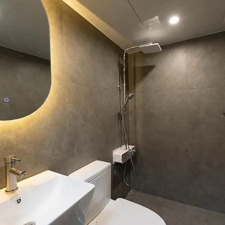 Lumiere H Hotel